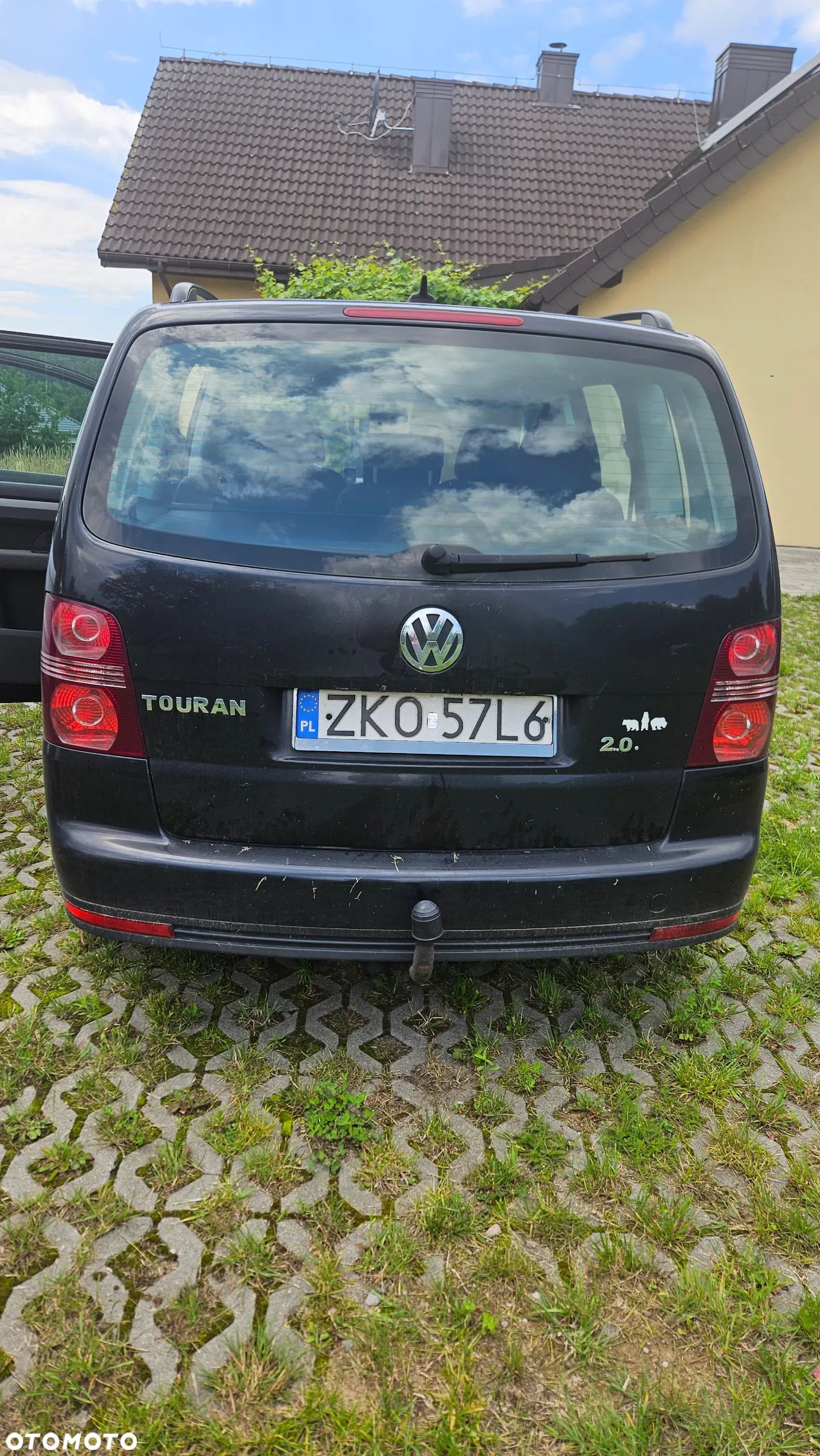 Volkswagen Touran - 1