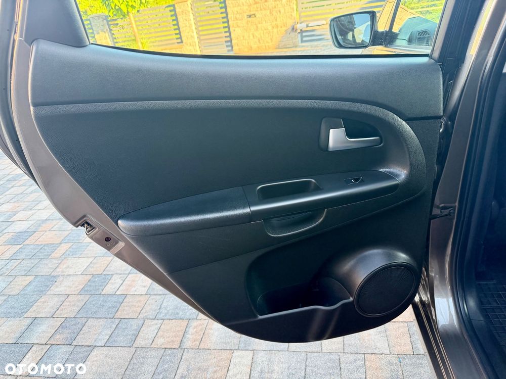 Kia Venga 1.4 CRDi 90 Attract - 11