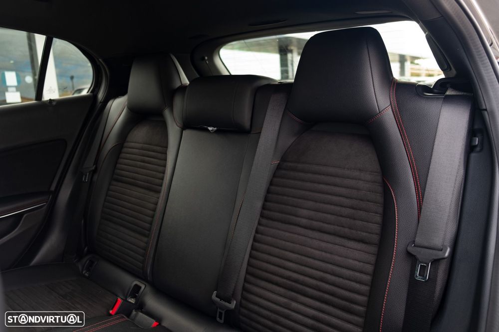 Mercedes-Benz GLA 45 AMG 4-Matic - 42