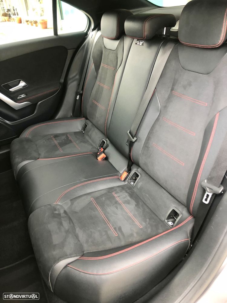 Mercedes-Benz A 250 Limousine e AMG Line - 23