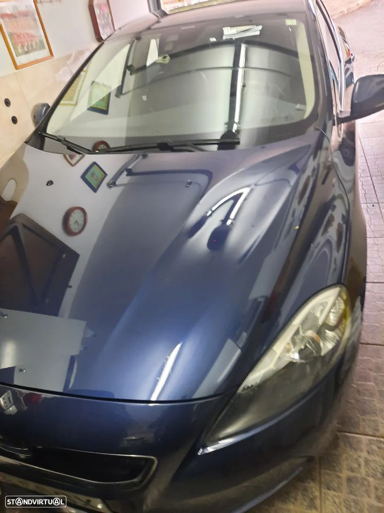 Volvo V40 D2 Momentum - 3