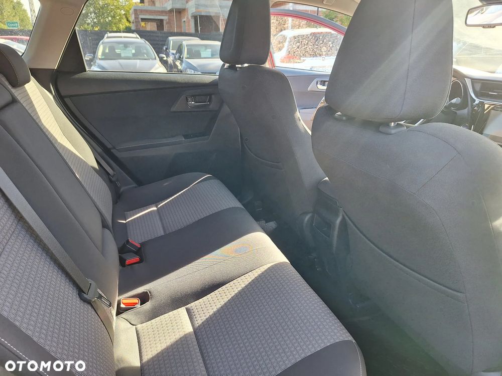 Toyota Auris Hybrid 135 Prestige - 8