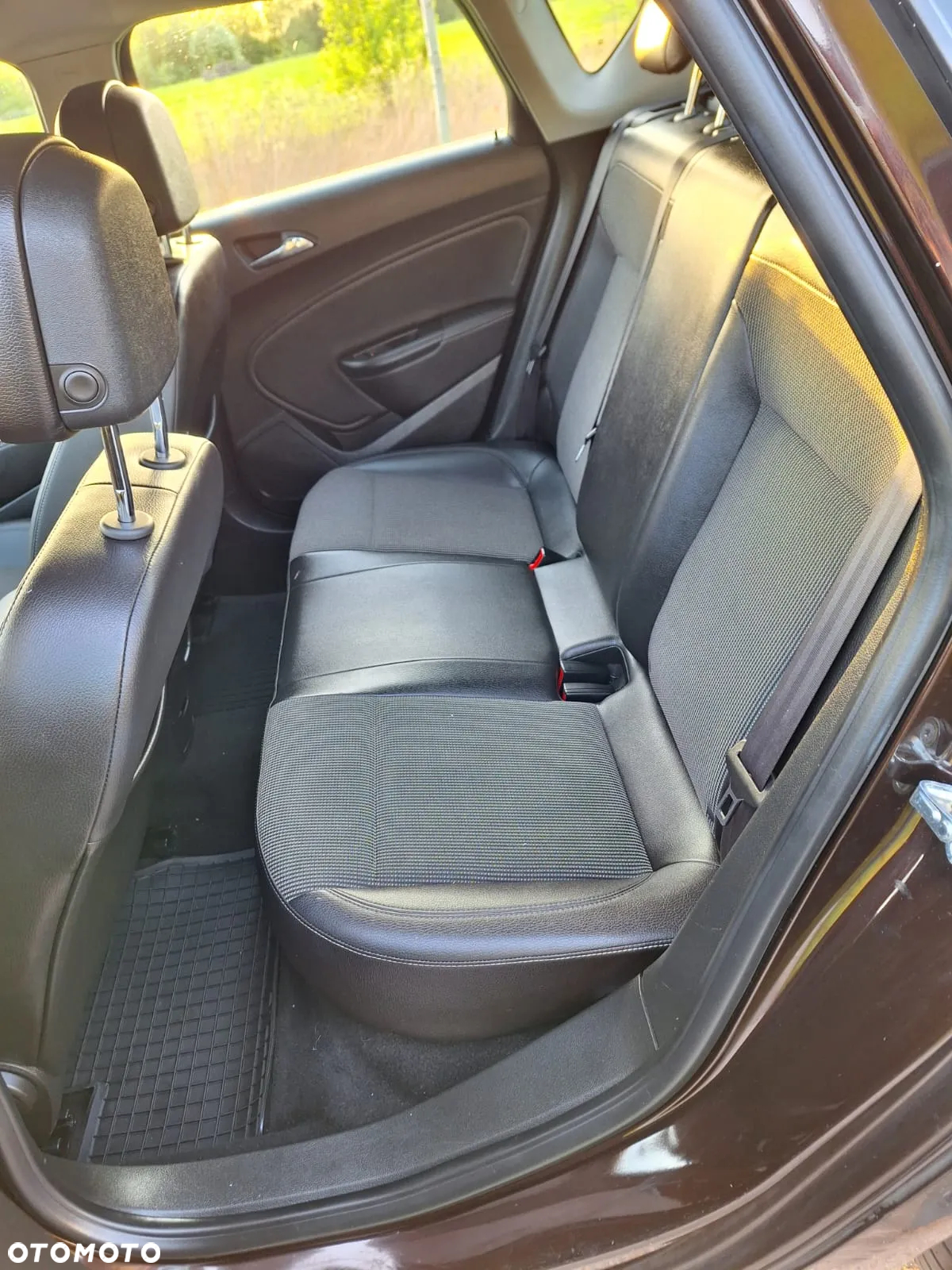Opel Astra IV 1.4 T Cosmo EU6 - 9