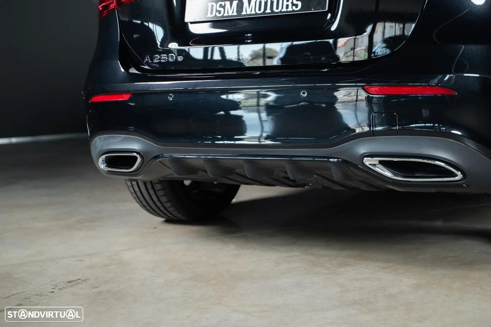 Mercedes-Benz A 250 e AMG Line - 8
