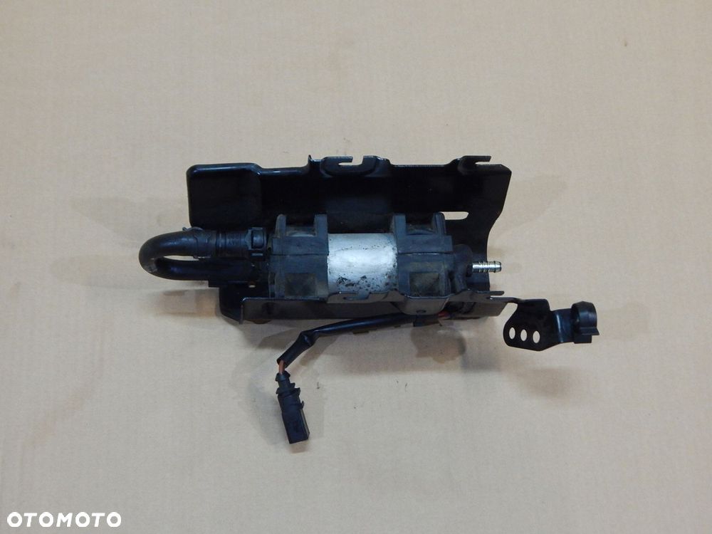 vw t5 lift pompa paliwa uchwyt mocowanie filtr paliwa 2.0 tdi 7e0127223 - 2