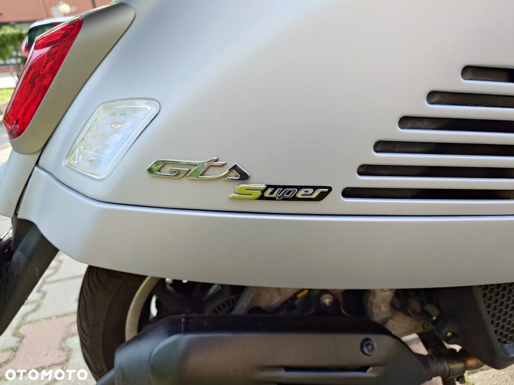 Piaggio Vespa - 16