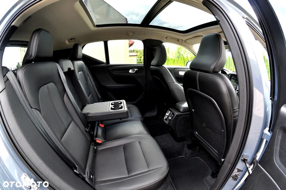 Volvo XC 40 T3 Momentum Pro - 22