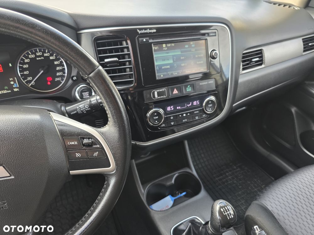 Mitsubishi Outlander 2.2 DI-D 4WD Invite - 24