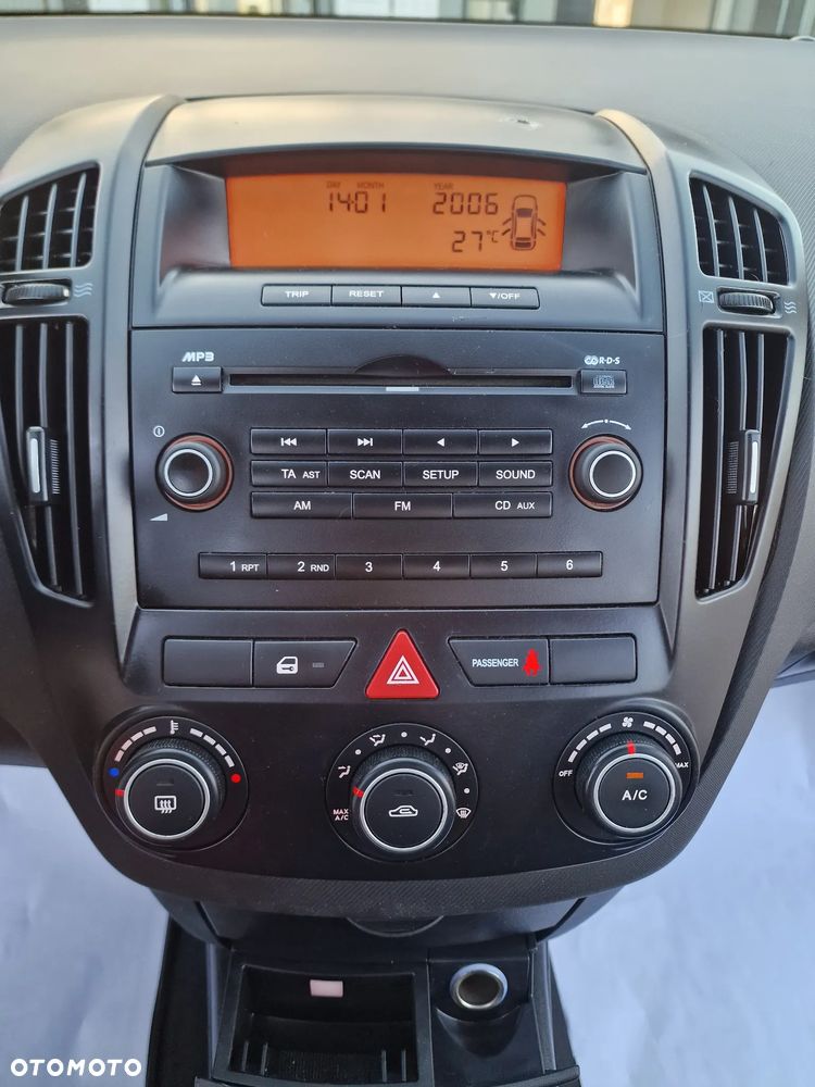Kia Ceed - 14