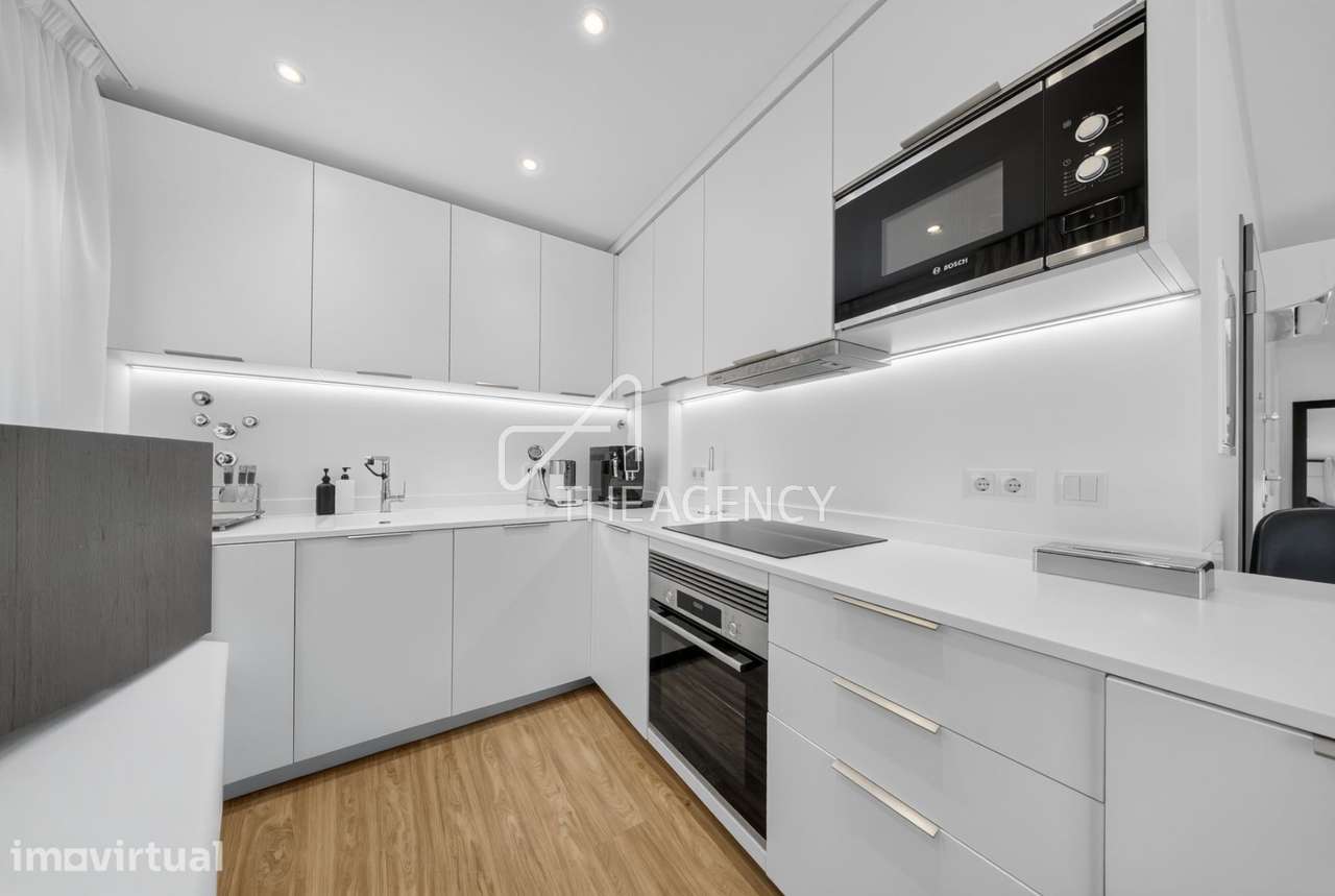 Apartamento T2 Moderno na Alapraia, Estoril | Varanda | 2 Estacionamen - Grande imagem: 4/17