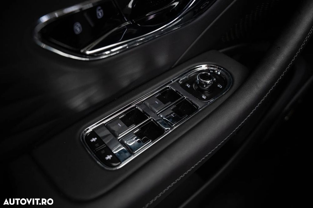 Bentley Flying Spur Mulliner - 27