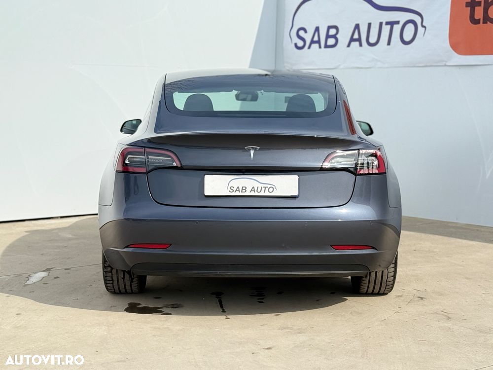 Tesla Model 3 - 20