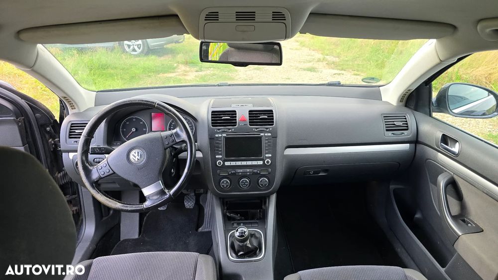Volkswagen Golf - 8