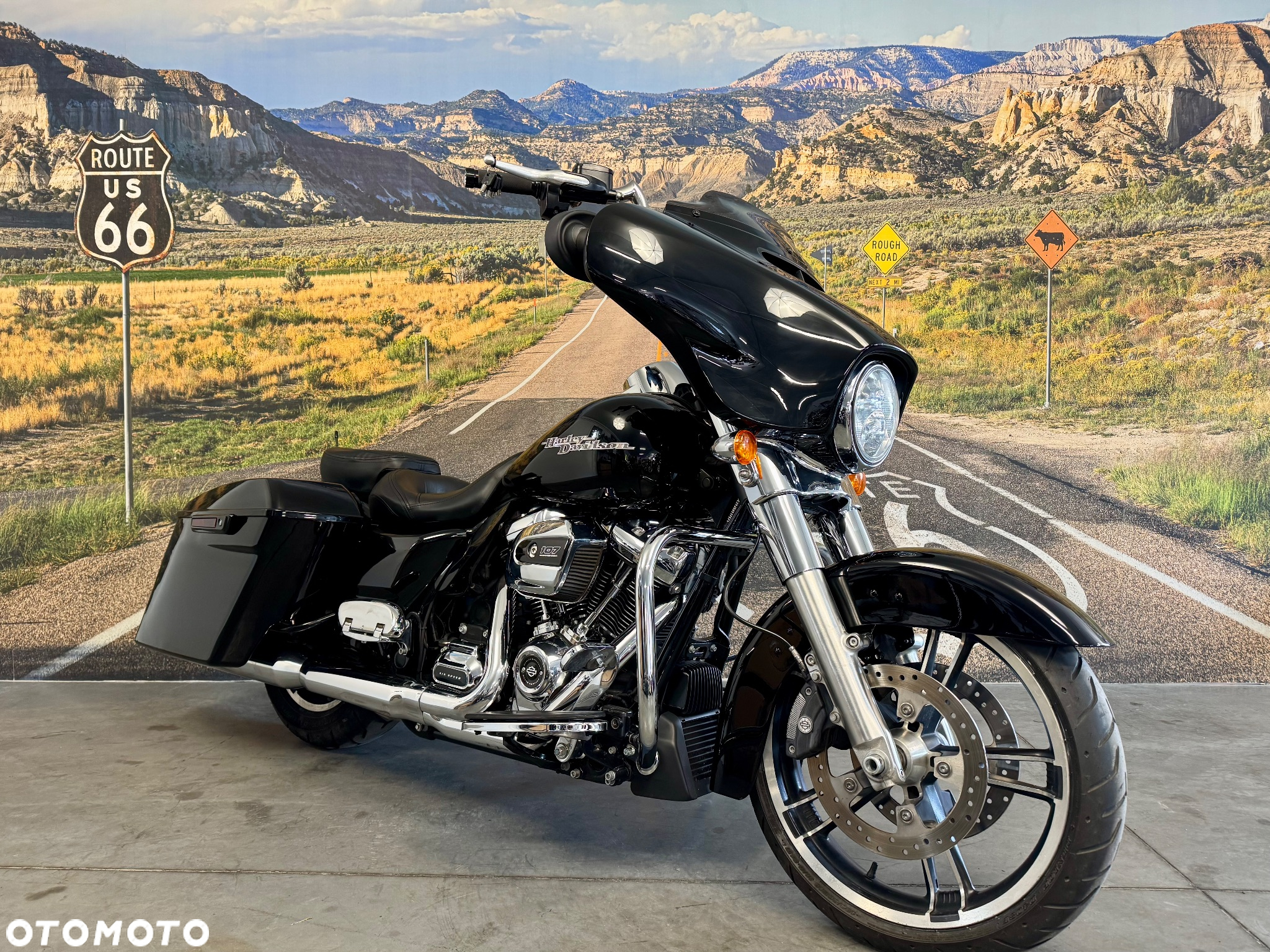 Harley-Davidson Touring Street Glide - 2