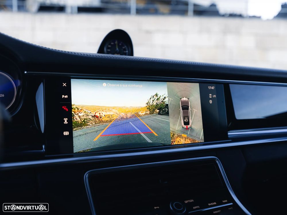 Porsche Panamera 4 E-Hybrid - 22