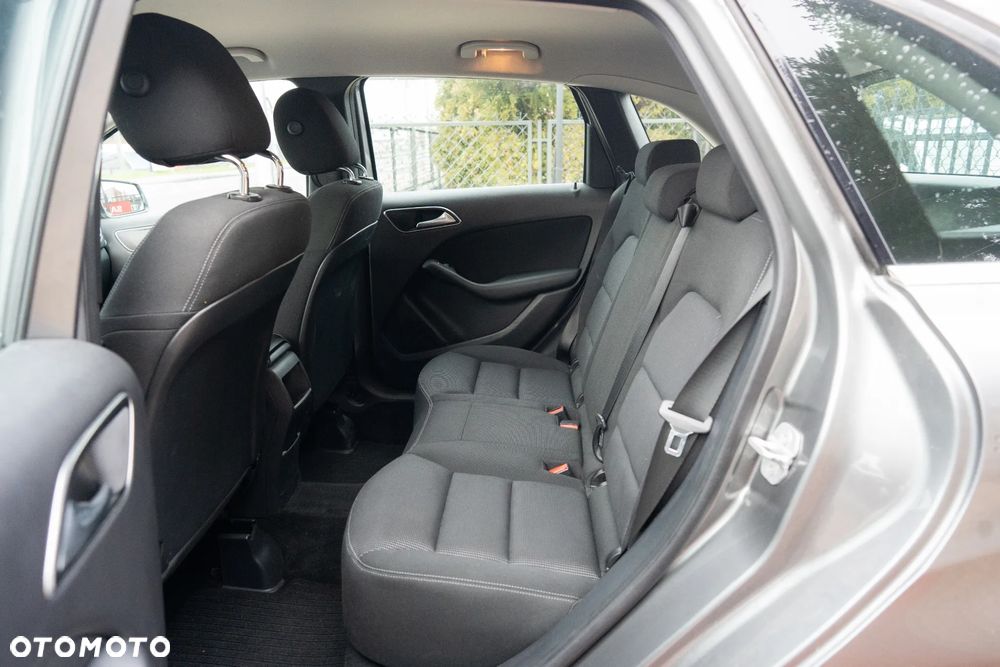 Mercedes-Benz Klasa B 180 BlueEFFICIENCY Edition - 12