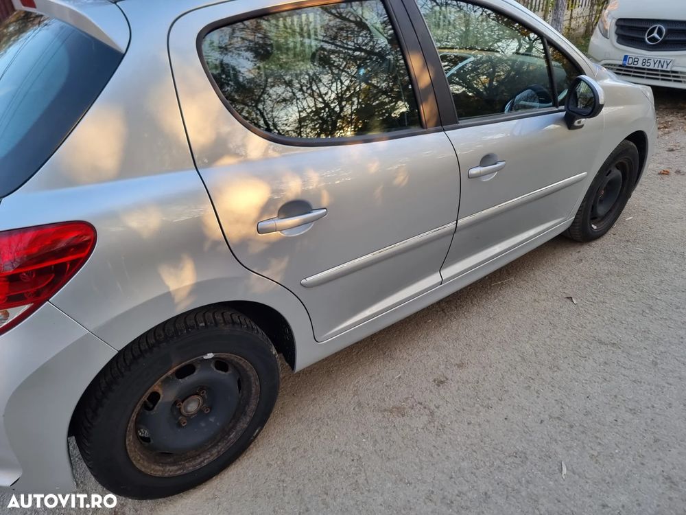 Peugeot 207 90 HDi FAP (Blue Lion) Premium - 2