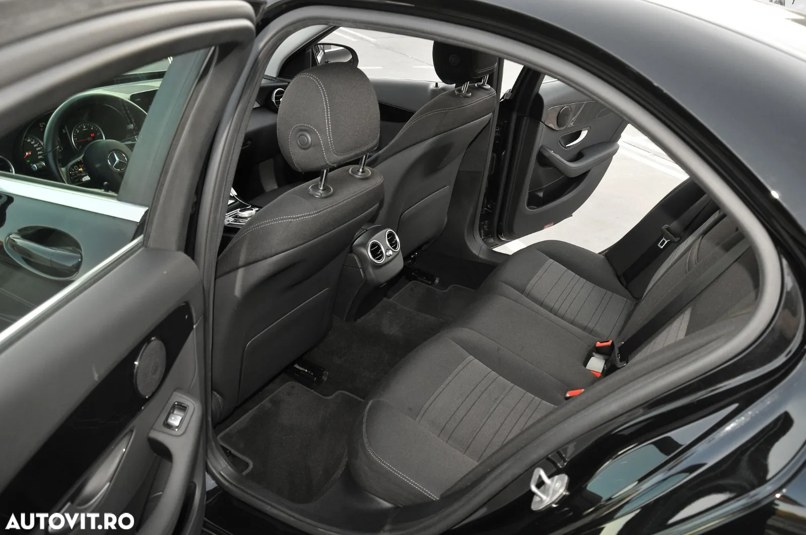 Mercedes-Benz C 180 d T 9G-TRONIC Exclusive - 32