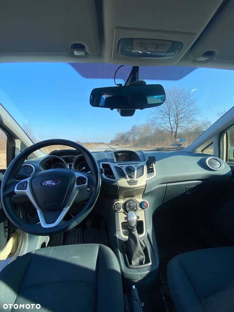 Ford Fiesta 1.25 Ghia - 12