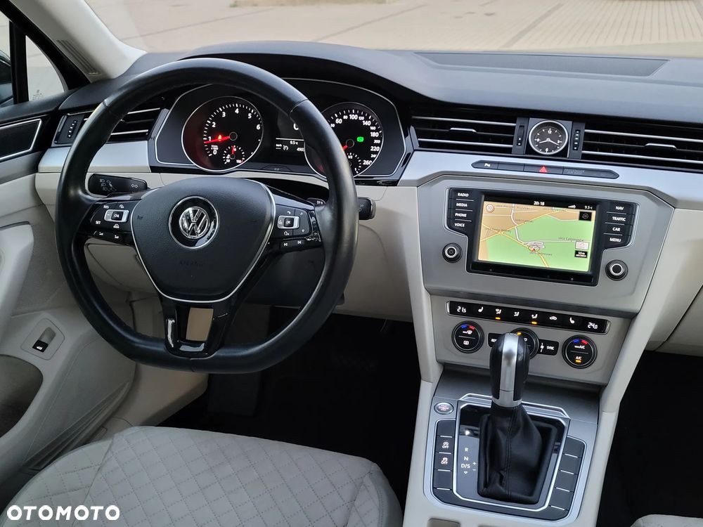 Volkswagen Passat 1.8 TSI BMT Comfortline DSG - 10