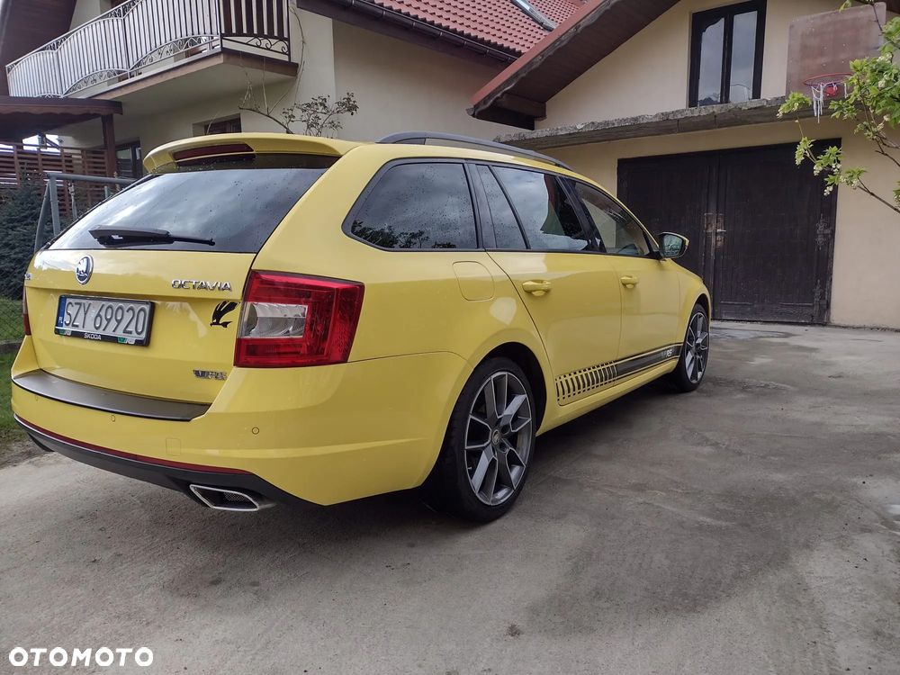 Skoda Octavia Combi 2.0 TDI RS - 3
