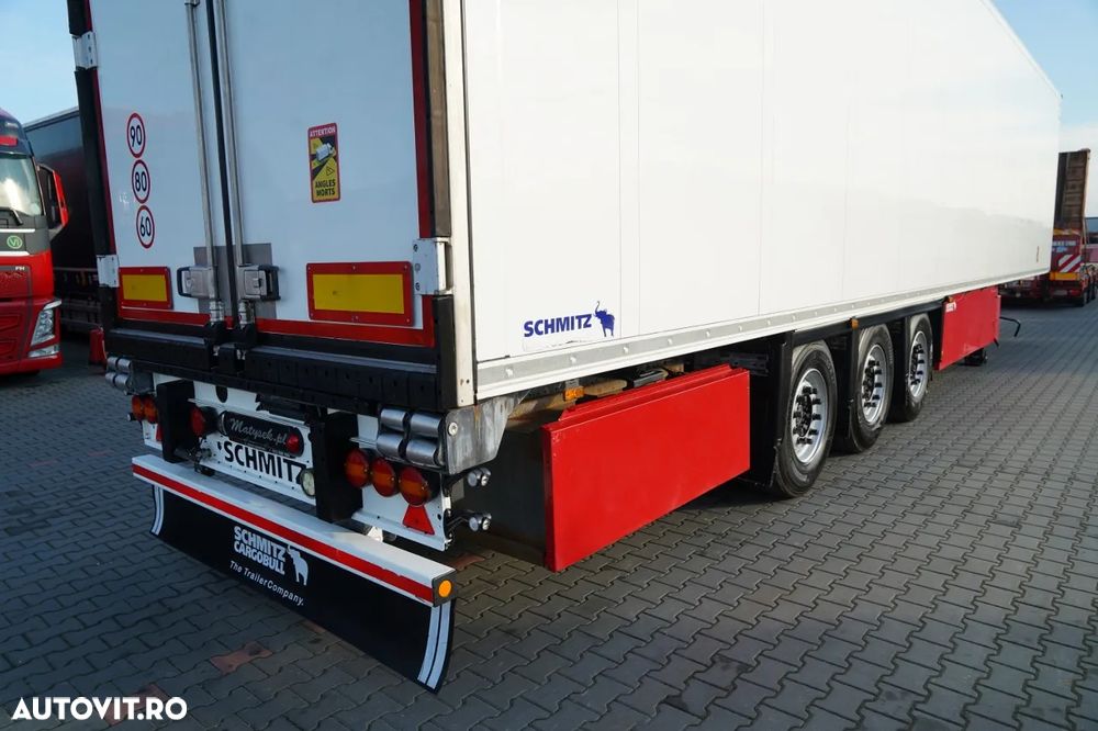 Schmitz Cargobull REFRIGERAT / TRANSPORT VECTOR 1550 / AXĂ RIDICATĂ / RECIPIENT DUBLU / COȘURI PENTRU PALEȚI - 13