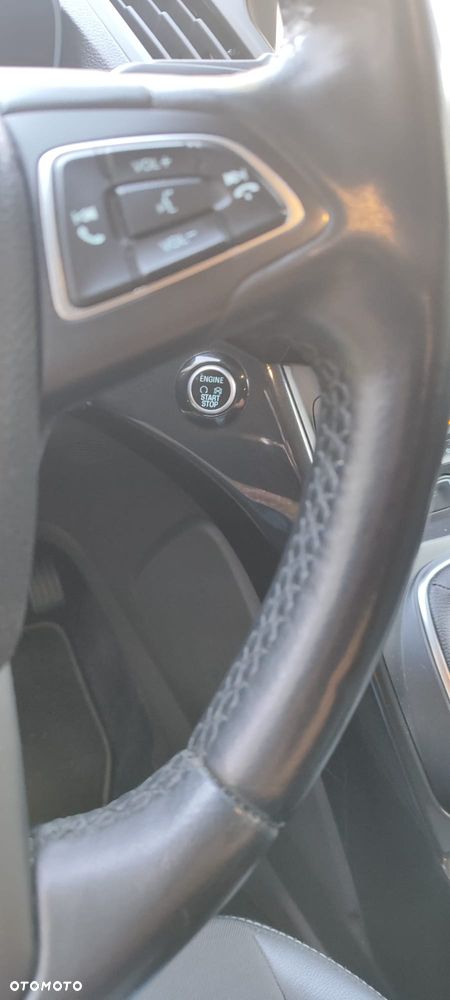 Ford Kuga - 10