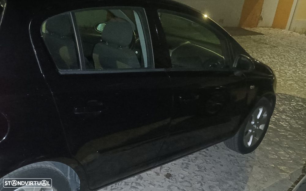 Opel Corsa 1.2 CMON - 3