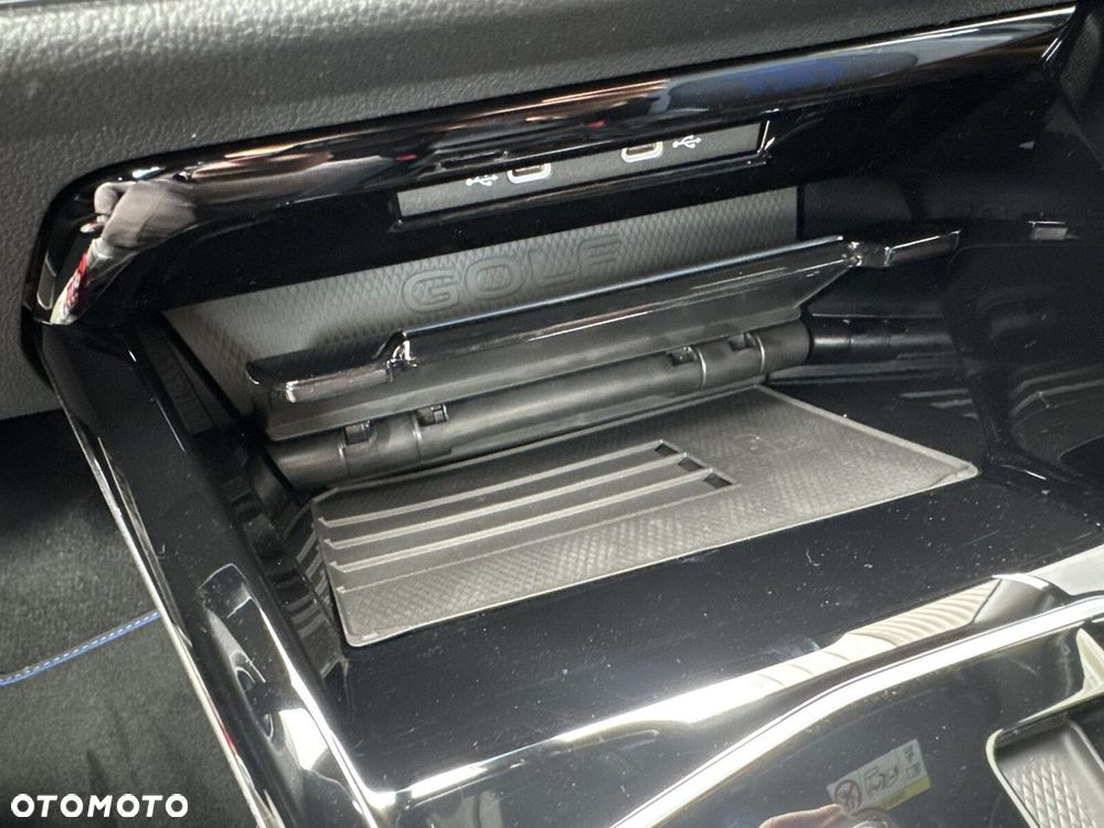 Volkswagen Golf - 30