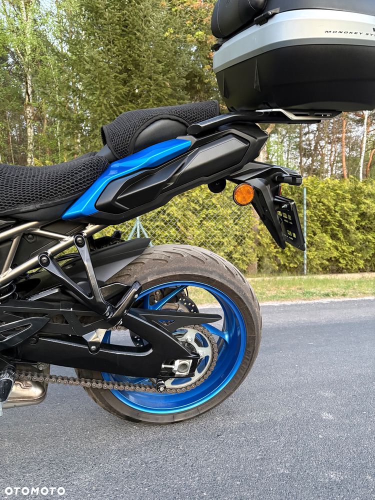 Suzuki GSX 1000 - 11