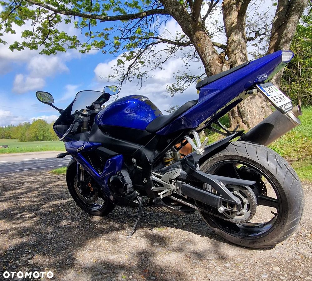 Yamaha R1 - 7