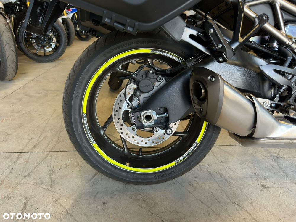 Suzuki GSX 1000 - 10