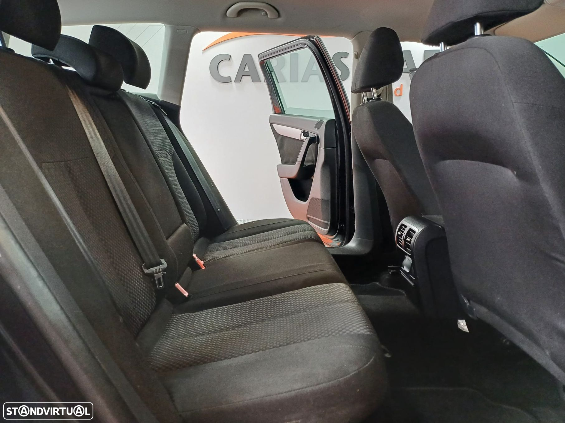VW Passat - 13