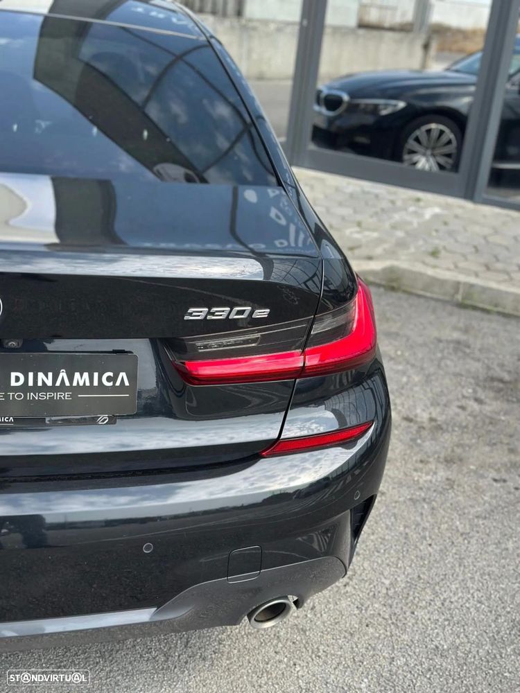 BMW 330 e Pack Desportivo M Pro Auto - 15