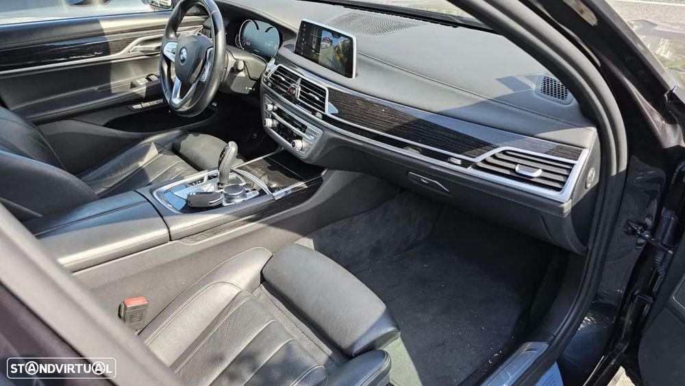 BMW 750 d xDrive Pack M - 36