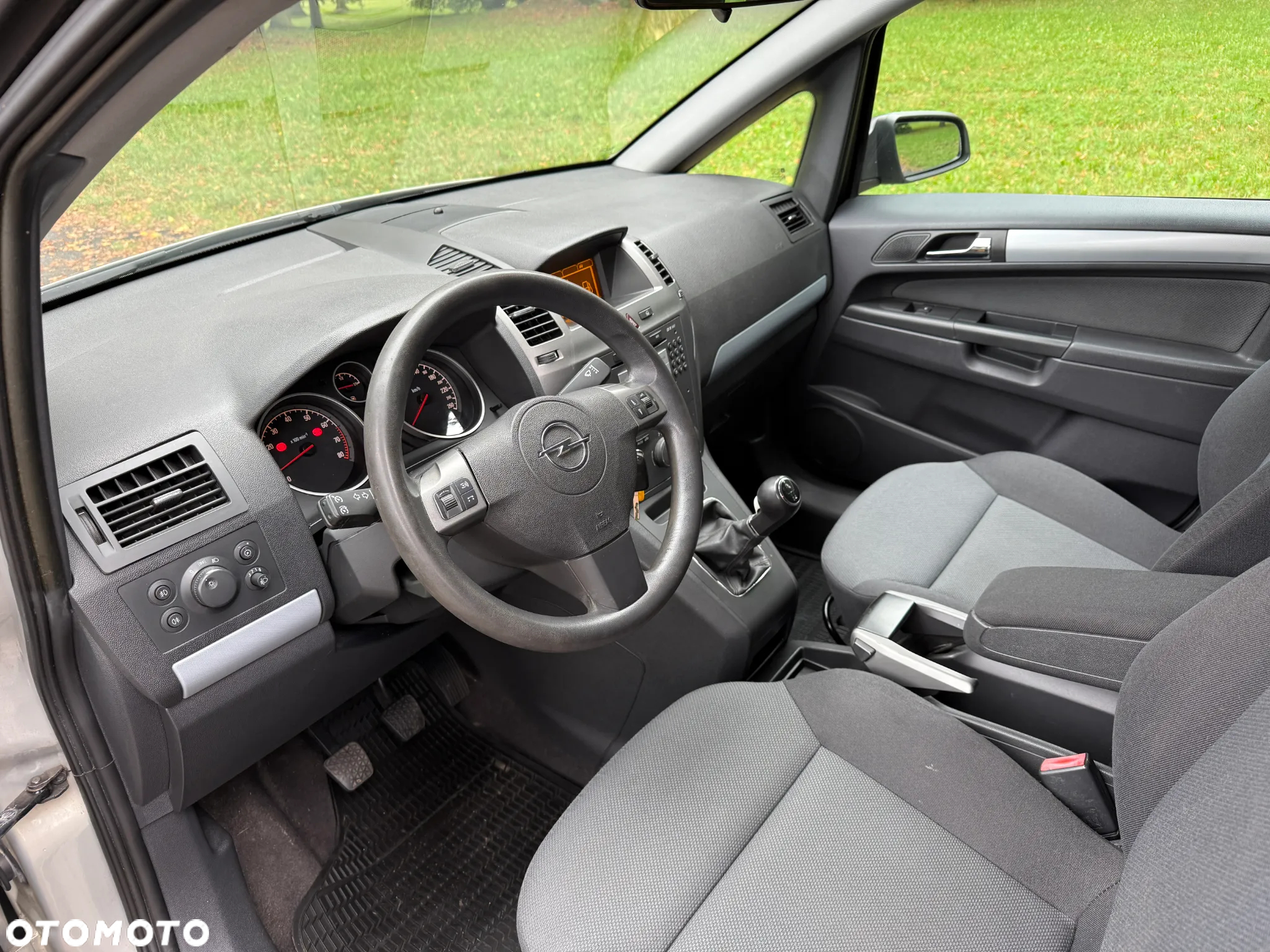 Opel Zafira 1.8 Cosmo - 12