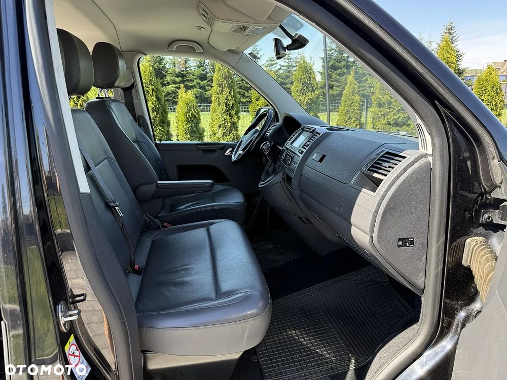 Volkswagen Caravelle - 9