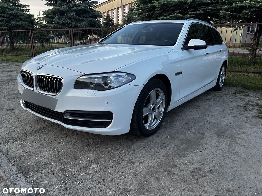BMW Seria 5 525d Sport-Aut Luxury Line - 1