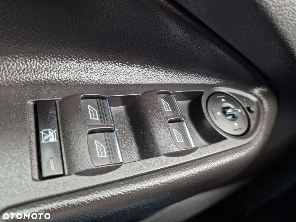 Ford Kuga 1.6 EcoBoost 2x4 Titanium - 37