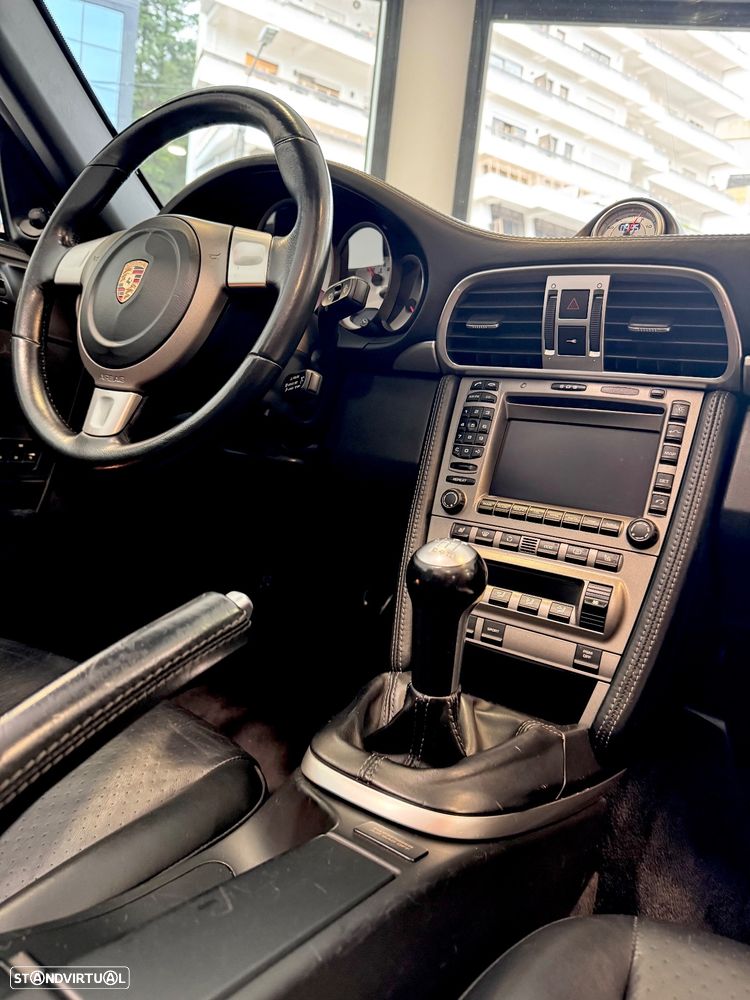 Porsche 911 (997) Carrera 4 S Cabriolet - 8