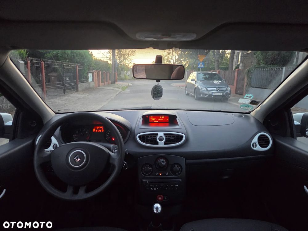 Renault Clio - 16