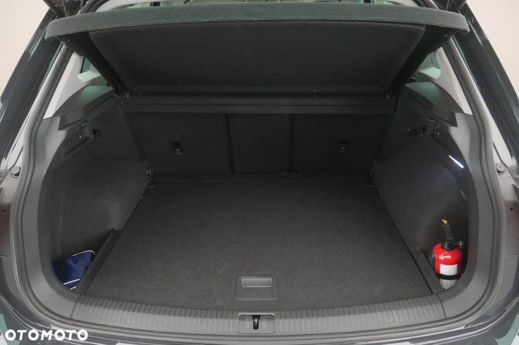 Volkswagen Tiguan - 16