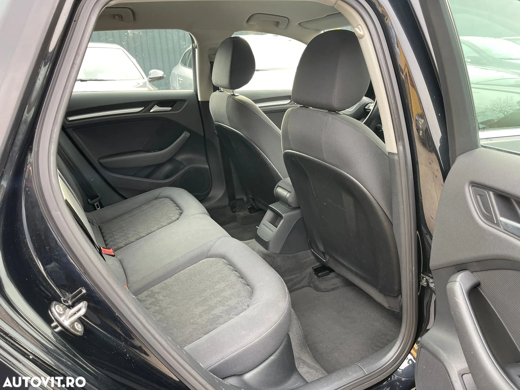 Audi A3 1.6 TDI Sportback S tronic Attraction - 7
