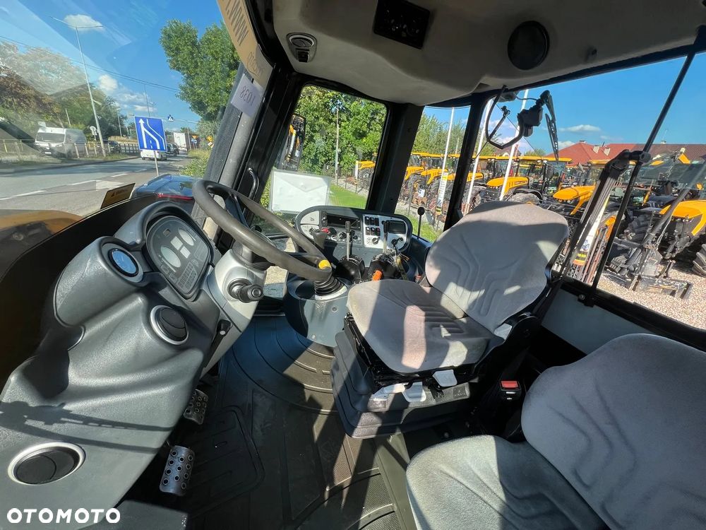JCB 3200 Plus - 11