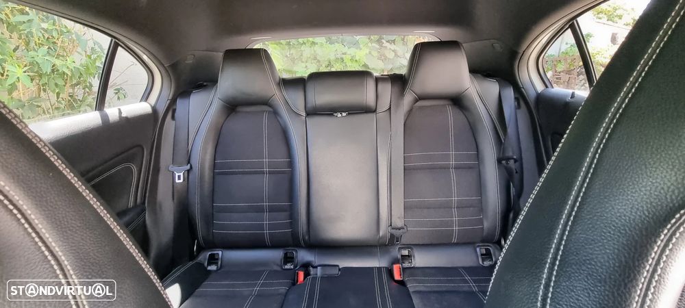 Mercedes-Benz A 180 CDI (BlueEFFICIENCY) Urban - 11
