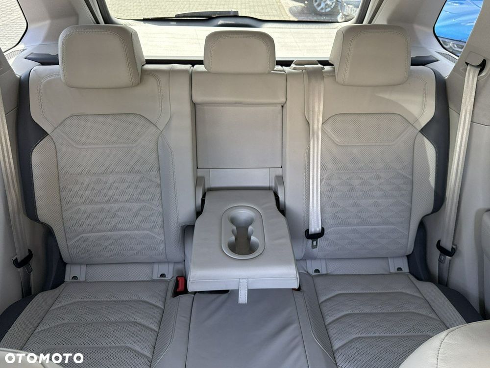 Volkswagen Touareg - 23