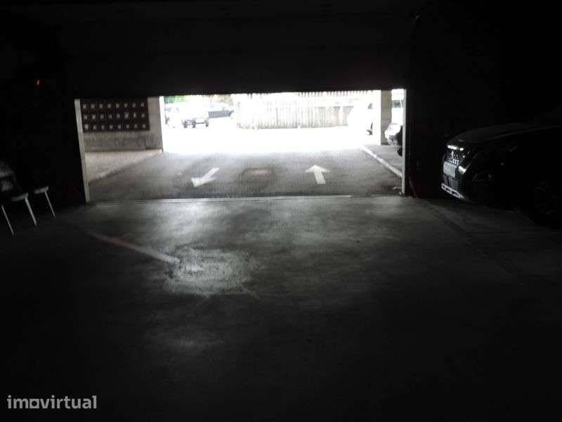 Parqueamento/CP  Monte Abraão - Grande imagem: 5/5