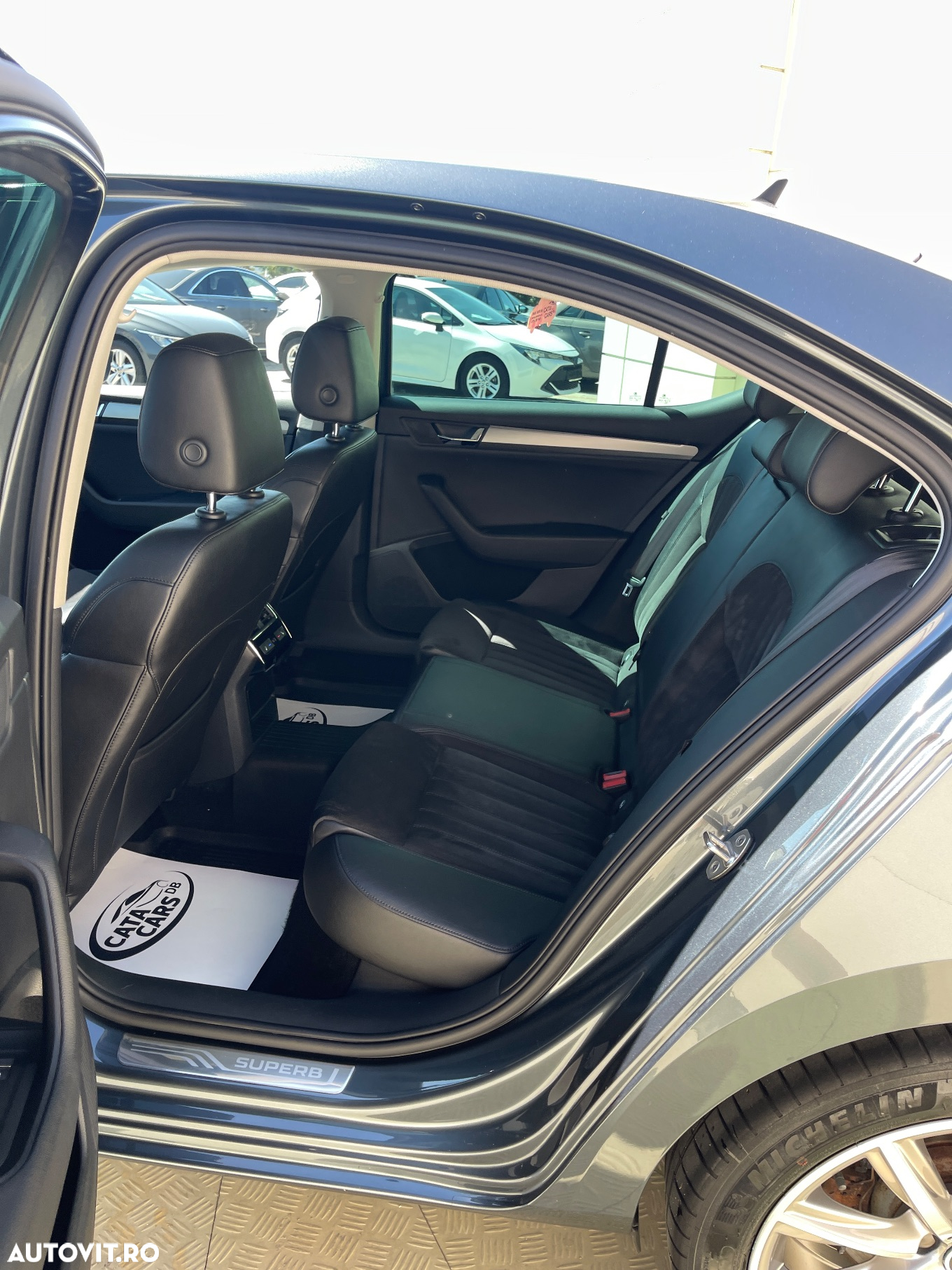 Skoda Superb 2.0 TDI DSG Style - 23