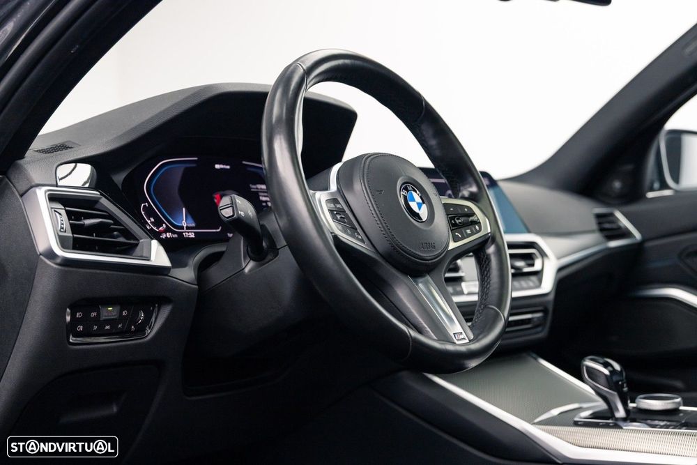 BMW 330 e iPerformance Pack M - 26