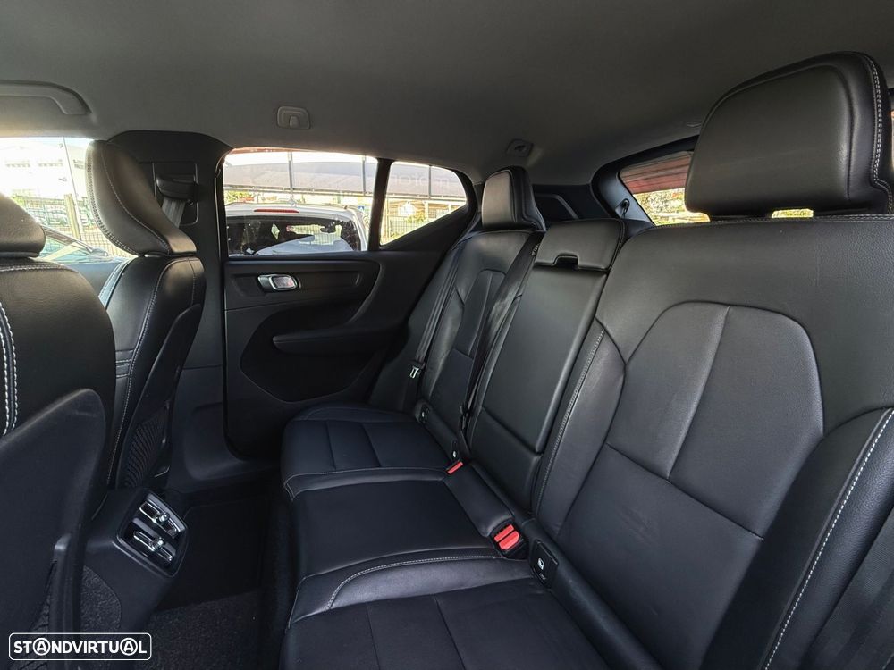 Volvo XC 40 2.0 D3 Momentum Geartronic - 9